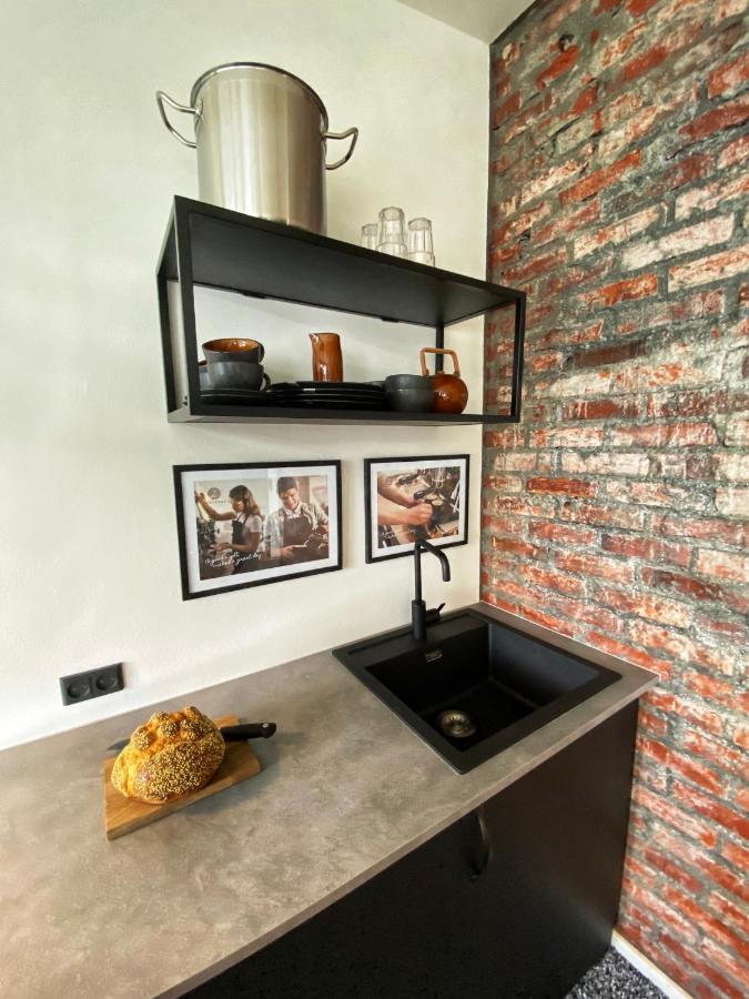 Broncks Apartment 2 - Modern 2-Bedroom In The Heart Of Tórshavn Buitenkant foto