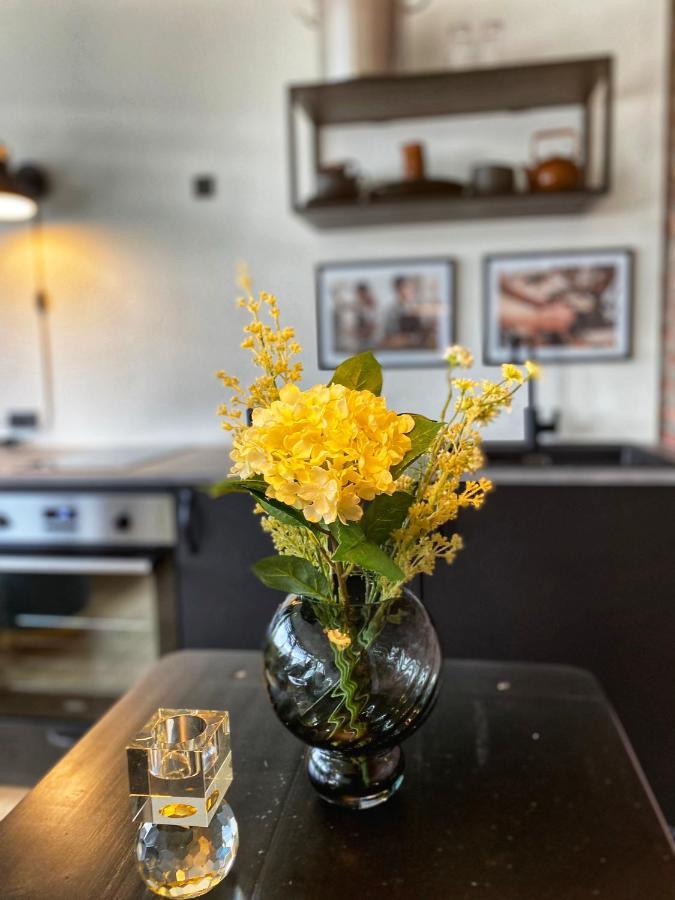 Broncks Apartment 2 - Modern 2-Bedroom In The Heart Of Tórshavn Buitenkant foto