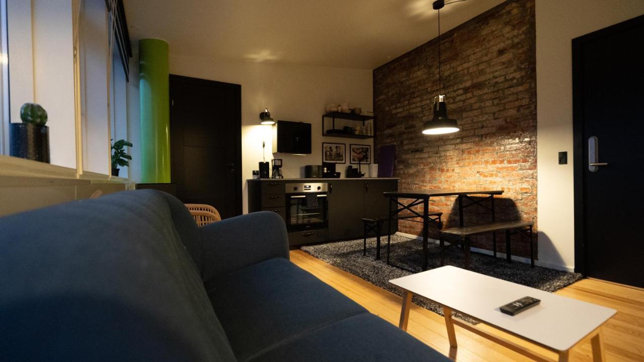 Broncks Apartment 2 - Modern 2-Bedroom In The Heart Of Tórshavn Buitenkant foto