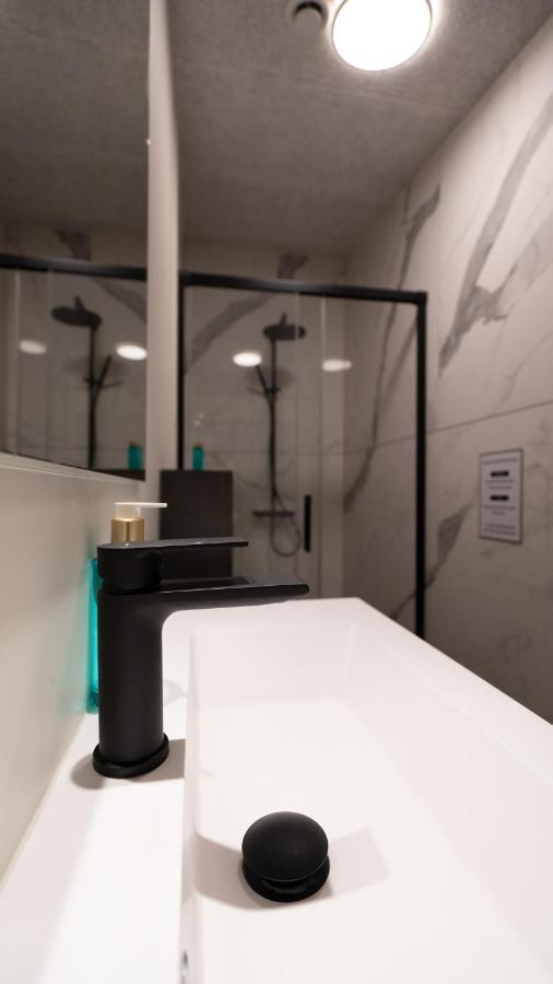 Broncks Apartment 2 - Modern 2-Bedroom In The Heart Of Tórshavn Buitenkant foto